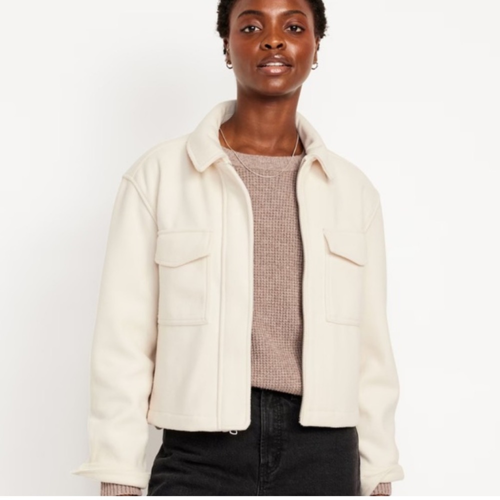 Old Navy Women’s Large Relaxed Shacket - ivory/cream cropped shirt jacket NWT